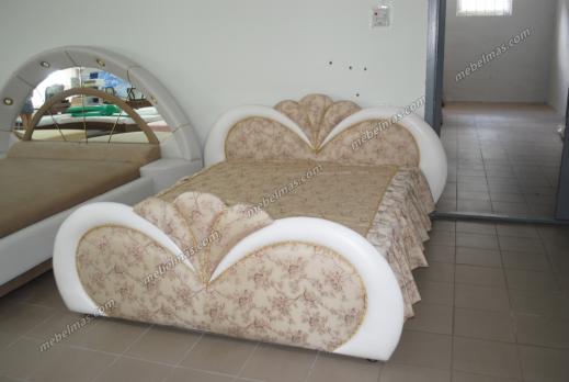 Кровать с матрасом 190x180 / 200x180 Роксолана